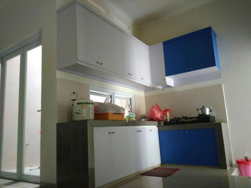 Bintara Jaya Yemima Guest House Bekasi Exterior foto