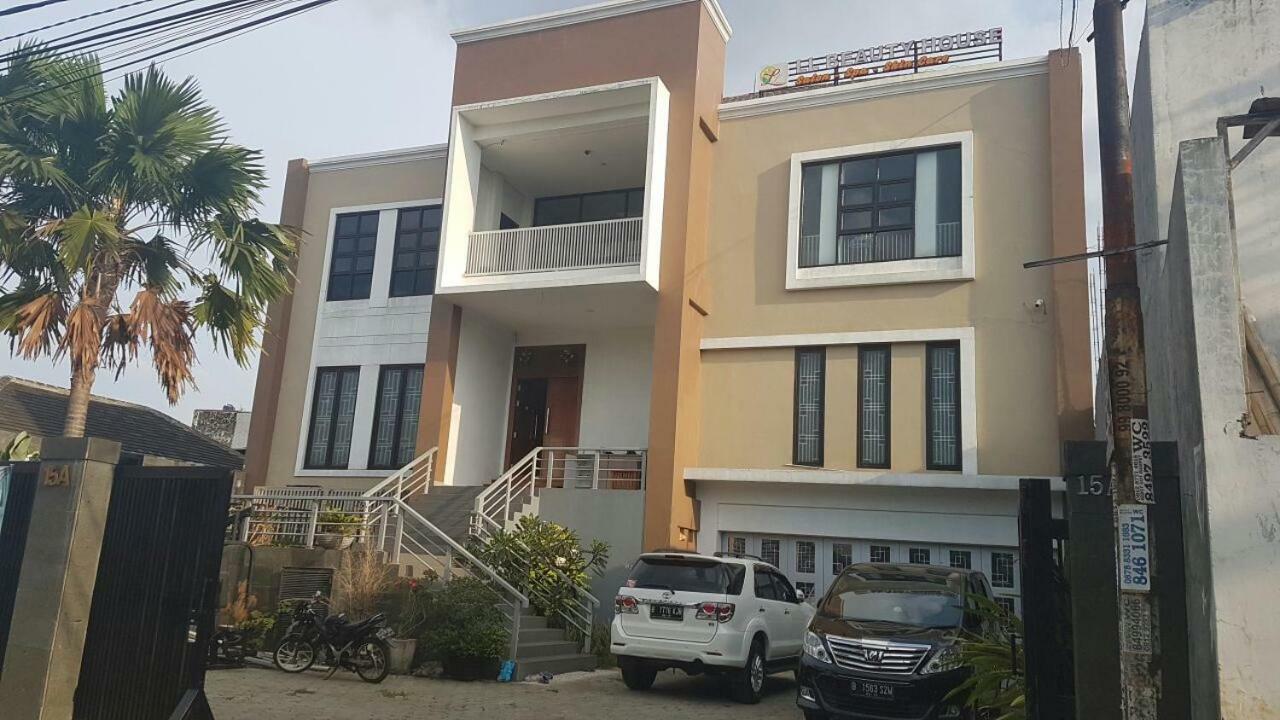 Bintara Jaya Yemima Guest House Bekasi Exterior foto