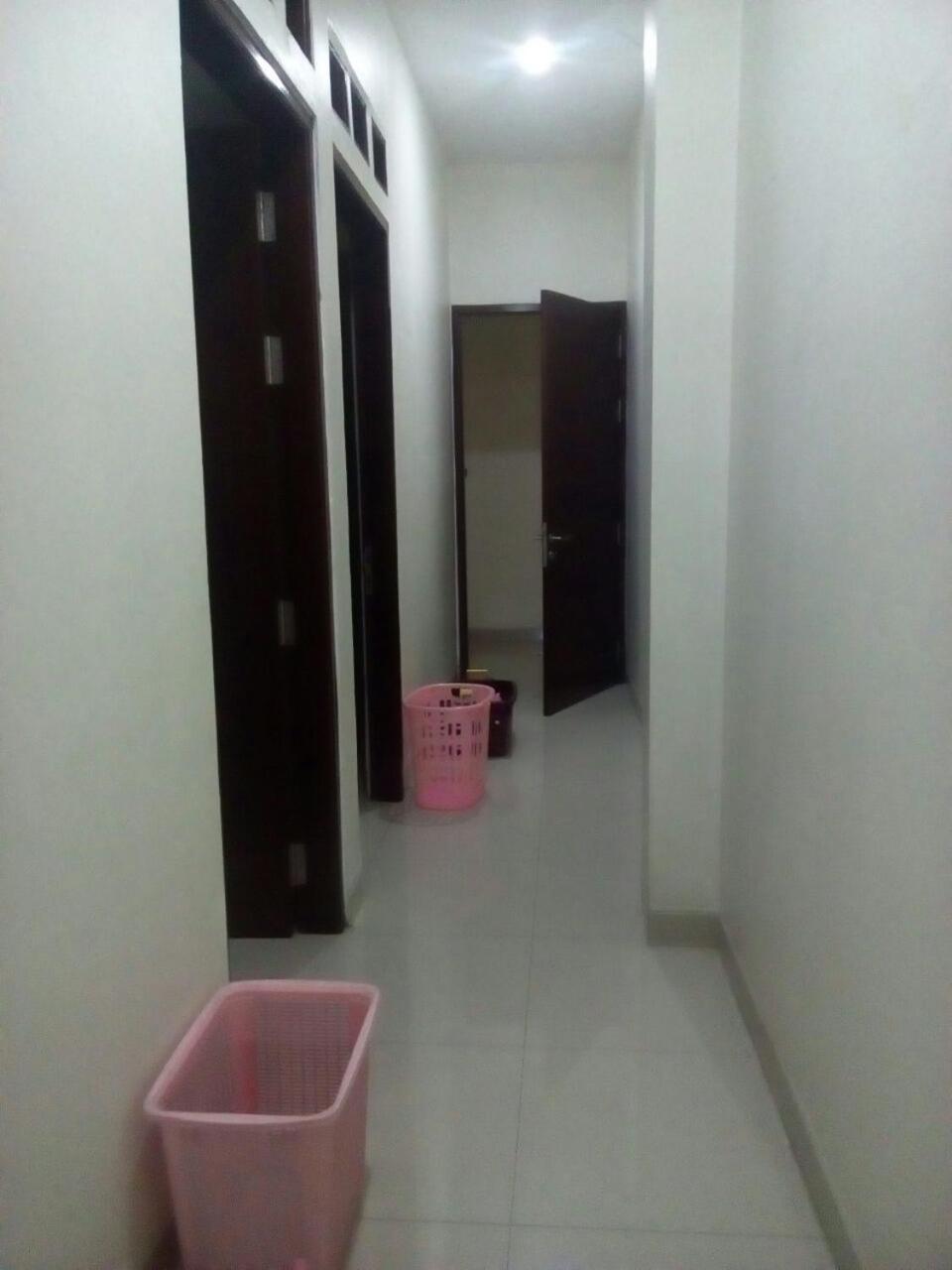 Bintara Jaya Yemima Guest House Bekasi Exterior foto
