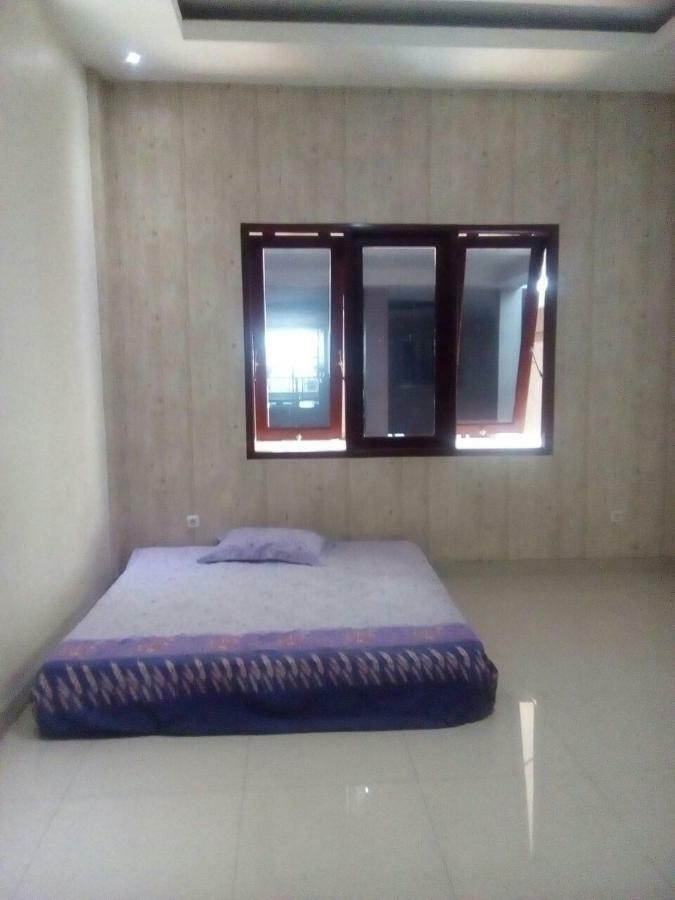 Bintara Jaya Yemima Guest House Bekasi Exterior foto
